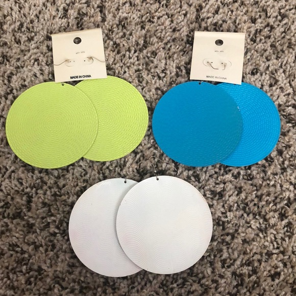 💚3 EARRING BUNDLE💚 - Picture 5 of 6